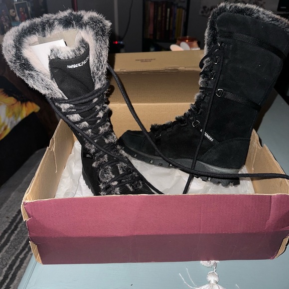 Sketchers Black Fur-Lined Boots - Picture 6 of 6